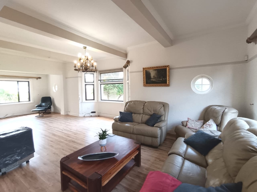 7 Bedroom Property for Sale in Walmer Eastern Cape